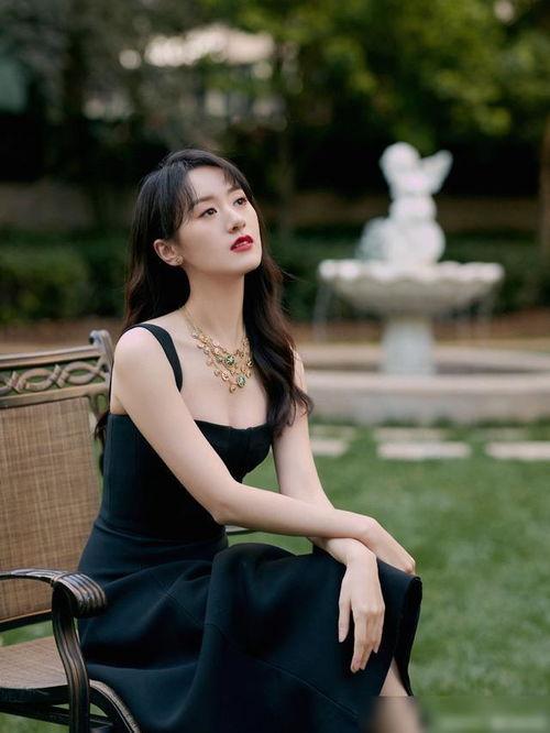 圈内八卦爆料袁冰妍,圈内八卦揭秘，她背后的故事令人唏嘘